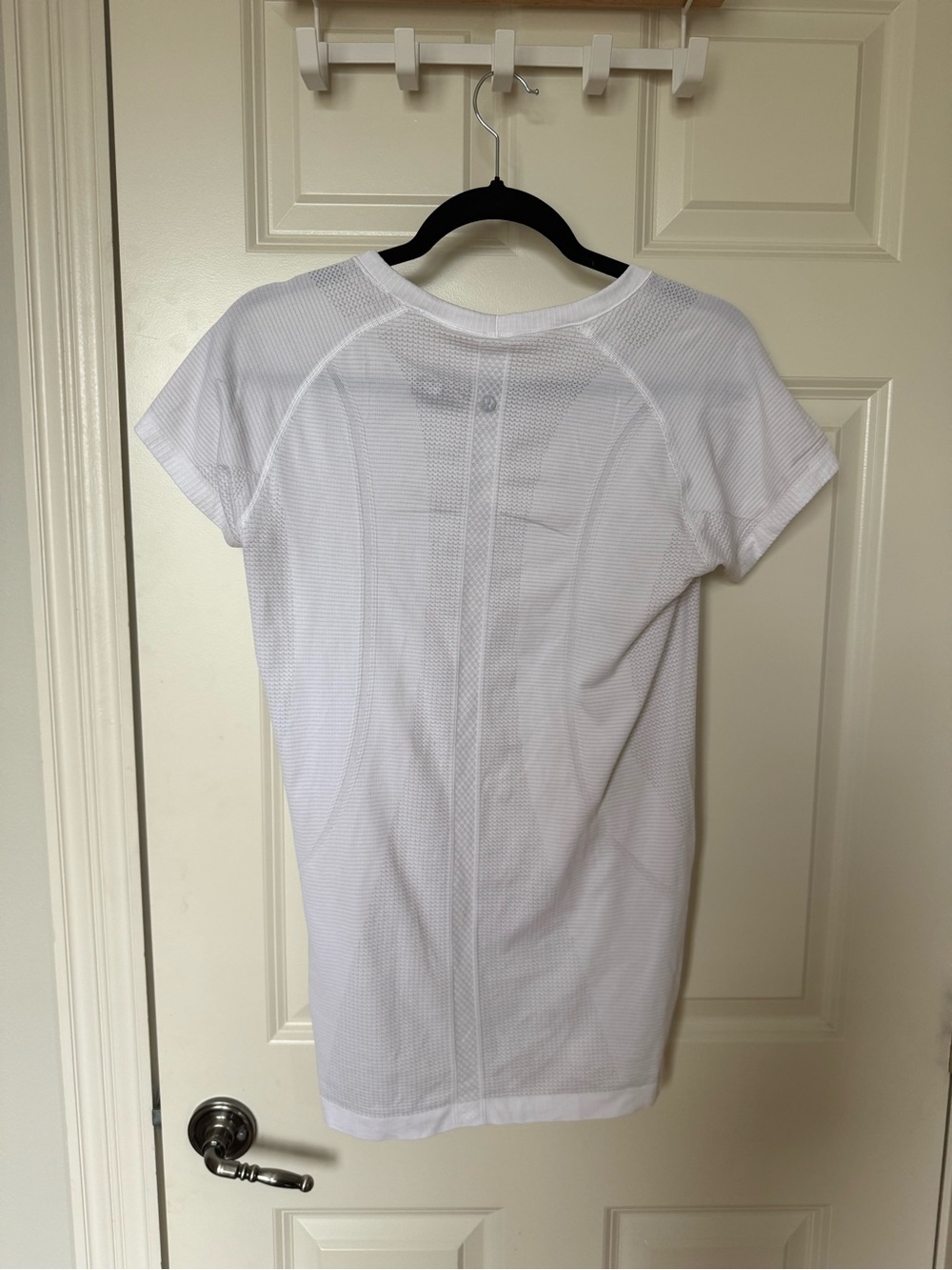 Lululemon Swiftly Tech white short sleeve top size 10 - Picture 4 of 6